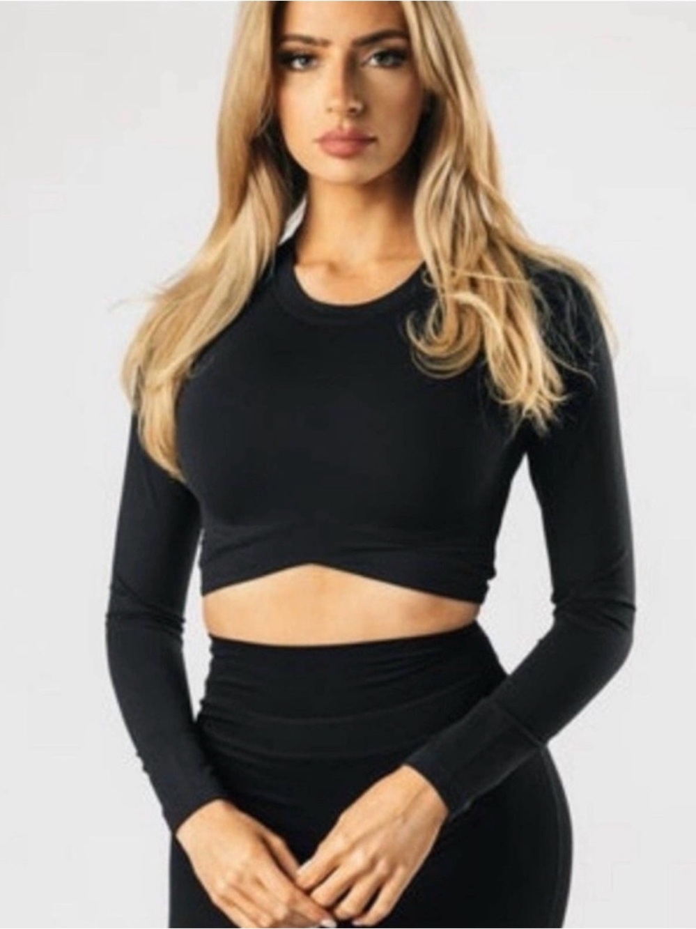Alphalete Ultrasoft Apex Long Sleeve Cropped Top Black